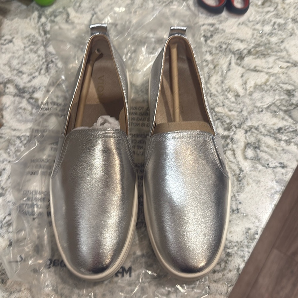 Vionic Shoes Size 7